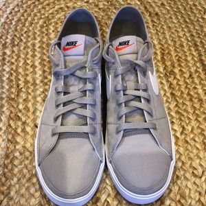 Brand New Nike Mens 10 Grey Court Legacy